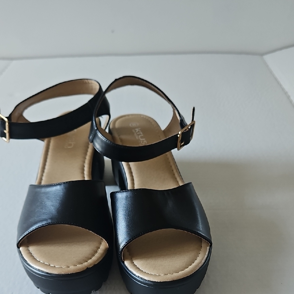 Krush Elegant Black Platform Sandals